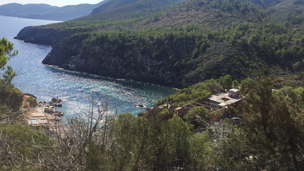 Ibiza: the abandoned constructions of the Cala d’En Serra